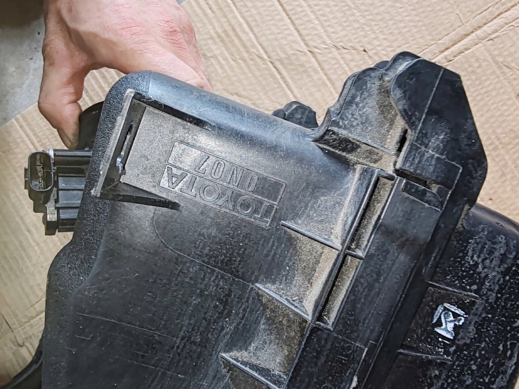 Корпус фильтра воздуха воздухозаборник 17751-0n060 1.4 d4d toyota auris 2 12-18 Недорого