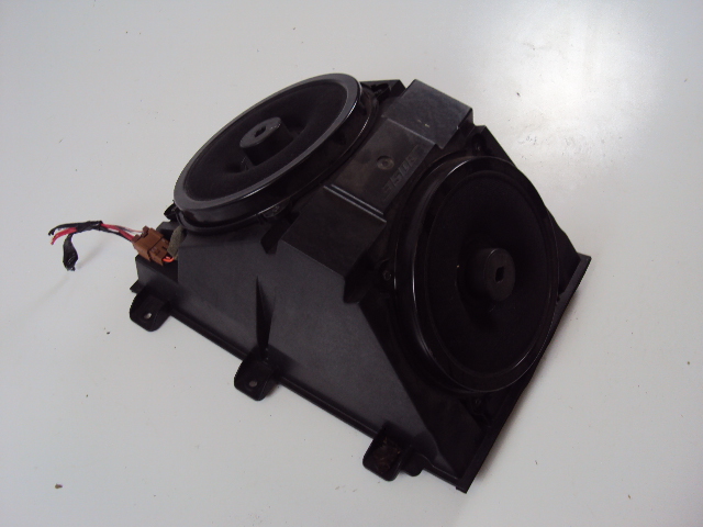 фото №7, Сабвуфер bose nissan gt-r 28170 kj10b