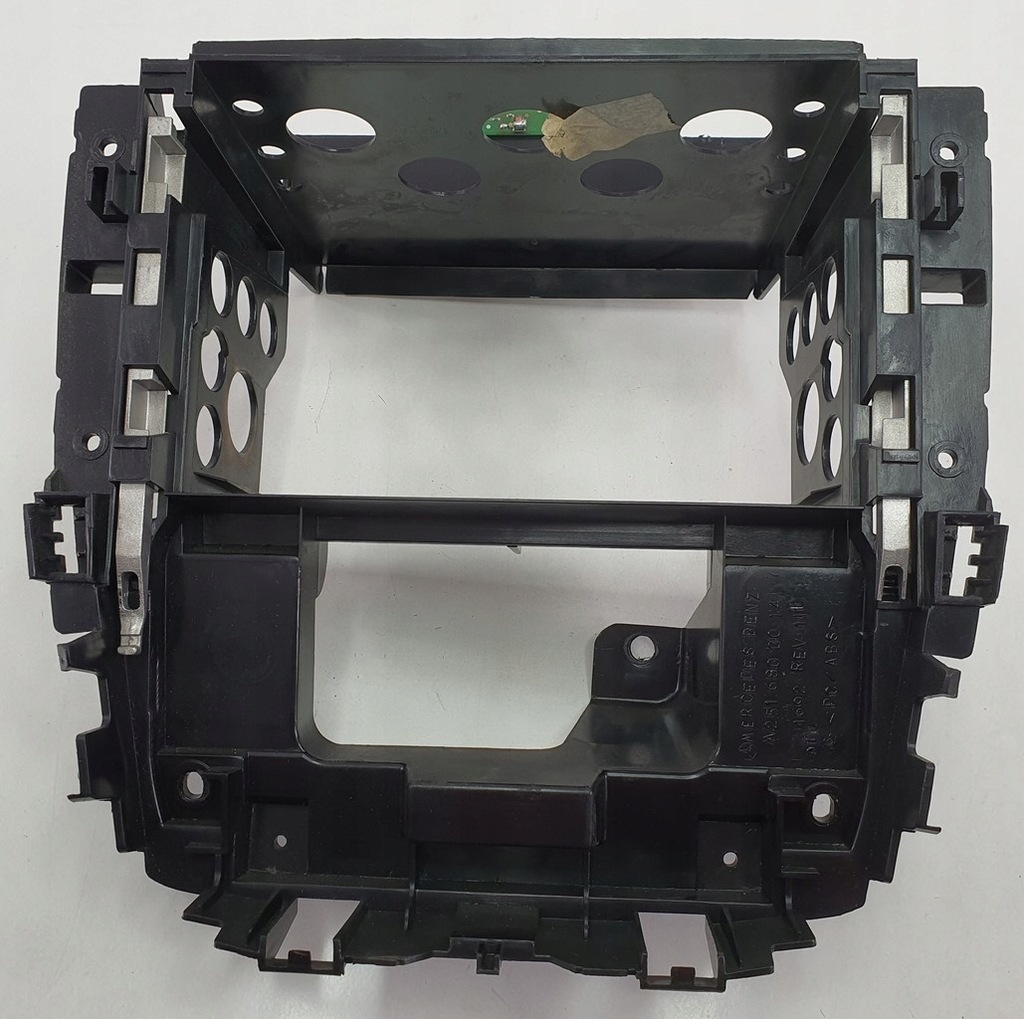 фото №1, Каркас корпус радио mercedes r w251 a2516800014