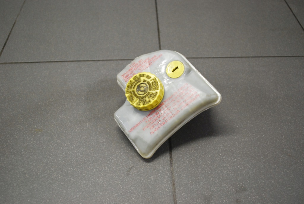 фото №1, Бачок підсилювач гальм vw phaeton 3.2 3d0611301