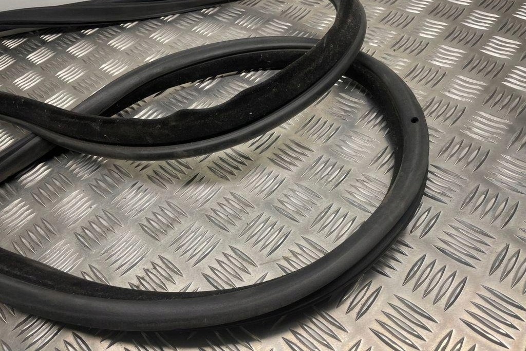 фото №11, Прокладка передних левых дверь bmw 4 coupe f32, f82 7279741 2.0l