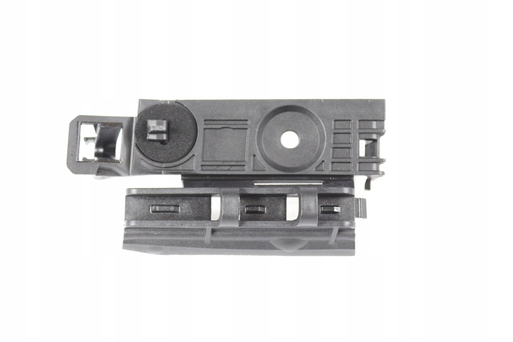 фото №1, Направляющая направляющая бампера задняя audi a4 b9 aso оригинал правая сторона nowa