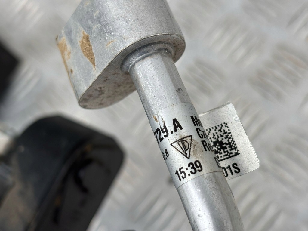 фото №5, Porsche taycan 4s клапан кондиционера ideał 4m0816702a 9j1820729a