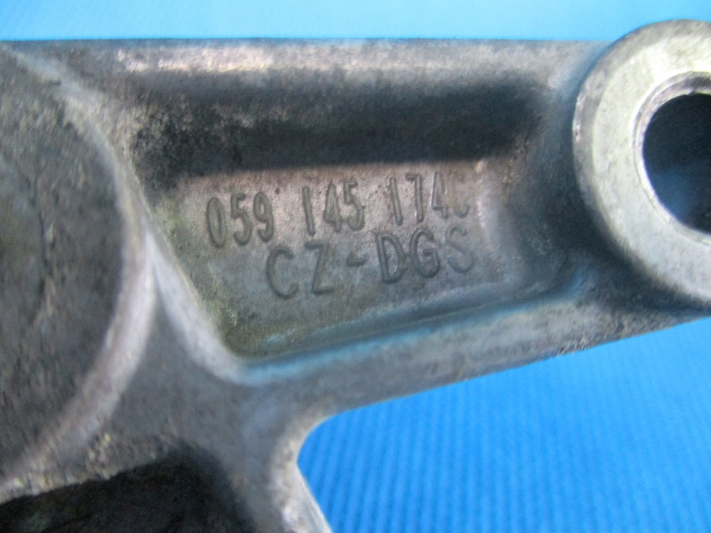 фото №3, Кронштейн ролики vw touareg audi q7 059145174c