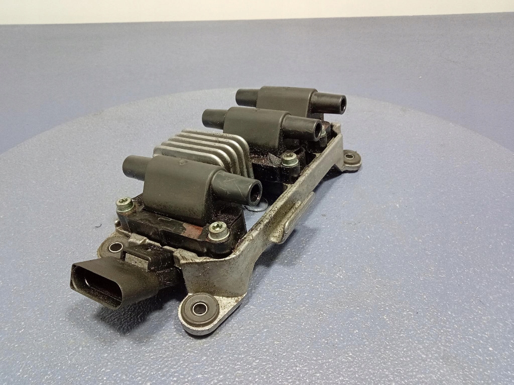 фото №9, Audi a6 c5 2.4 b котушка запалювання 078905104a