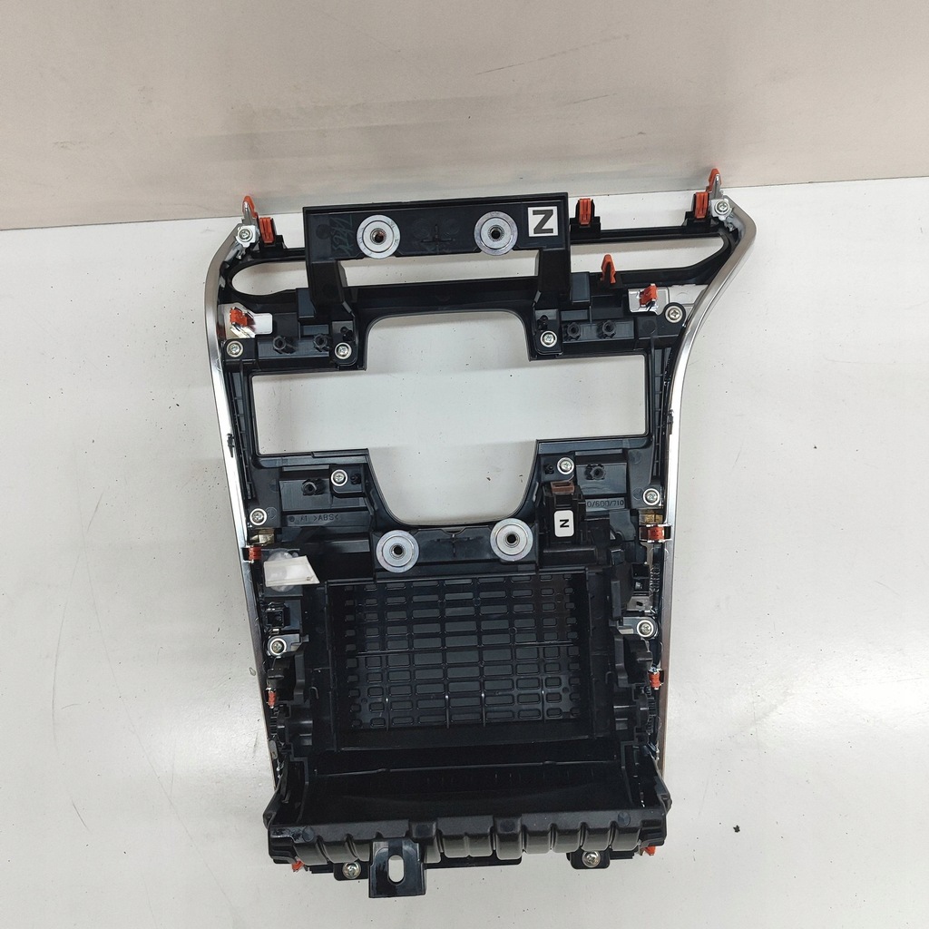 фото №6, Toyota bz4x 2024 другой элементы туннель среднего