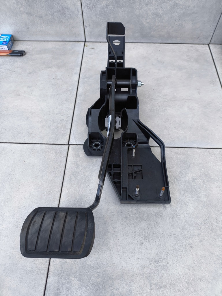 фото №1, Ds7 citroen 2019 peugeot 5008 ii 2 citroen ds7 педаль основа гальма e