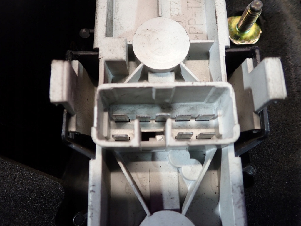 фото №6, Volvo v40 i kombi 96-00 лампа задняя левая с крыла 30801924