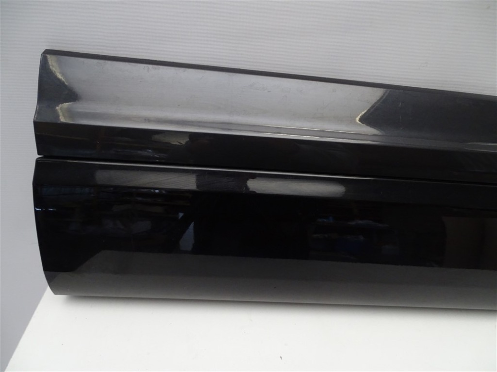 Накладка  дверь правая передок  audi q7 4m0 4m0853960b Цена