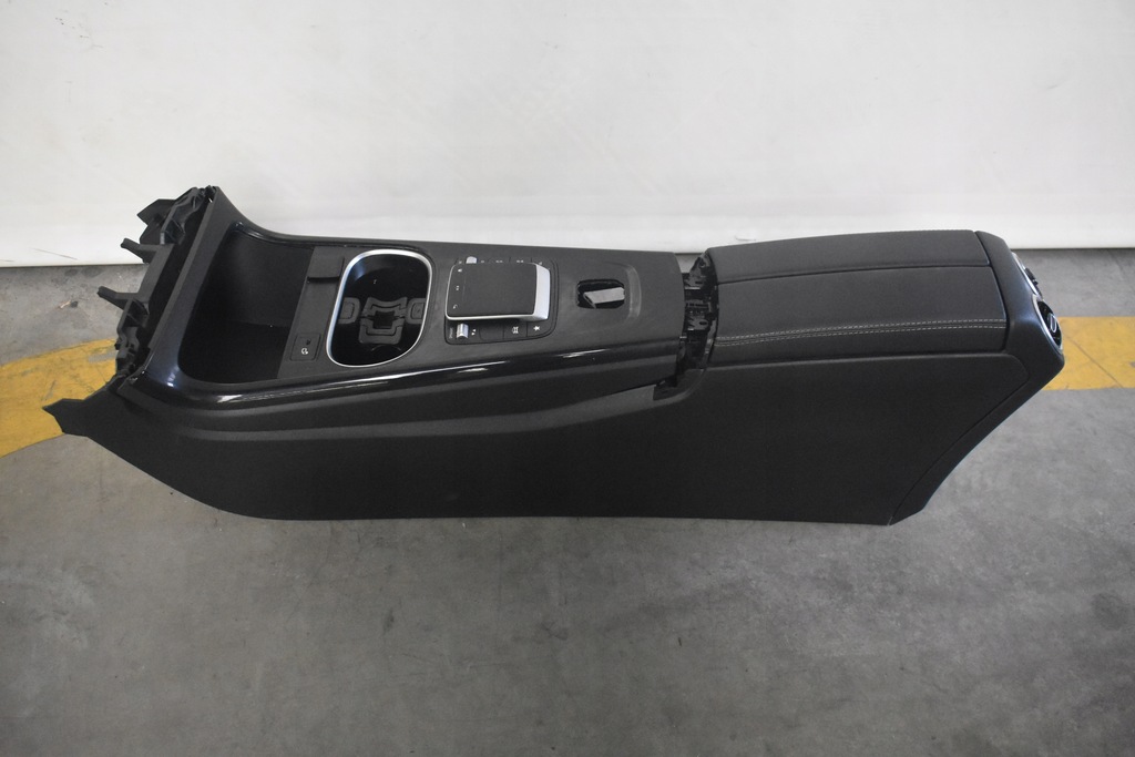 фото №1, Idealny kpl. підлокітник mercedes w177 1