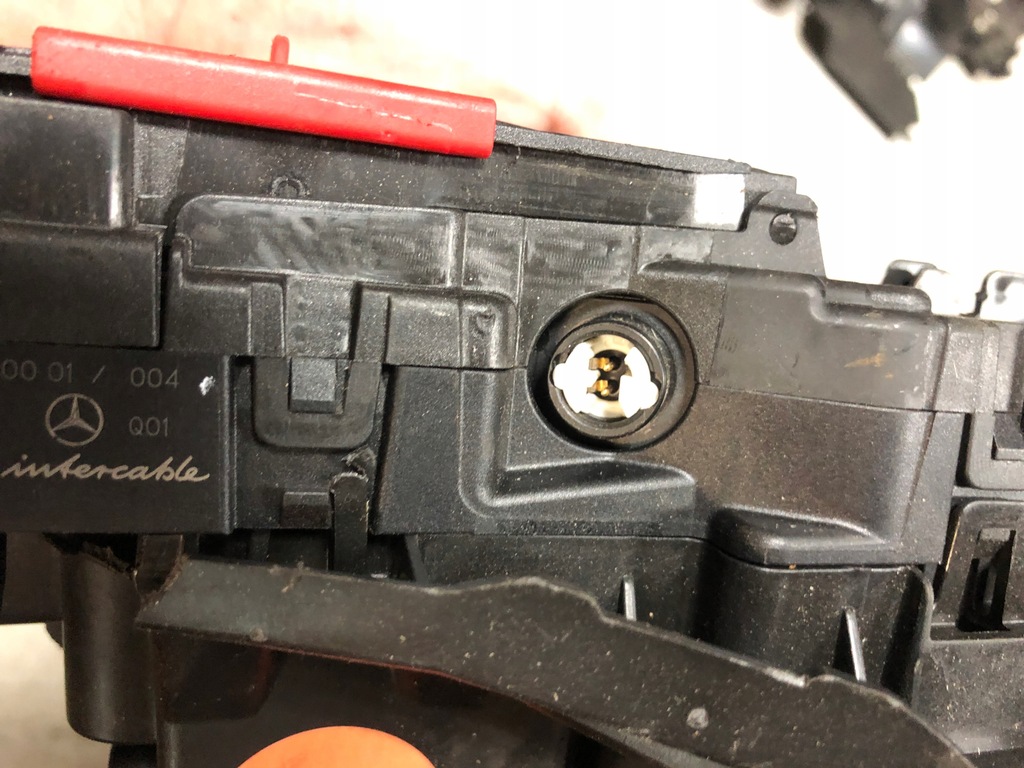 фото №11, Mercedes w206 коробка предохранителей 2065400001