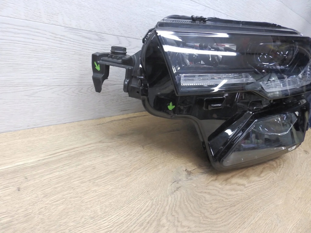 фото №8, Skoda karoq 2023 перед сторона левая лампы передние