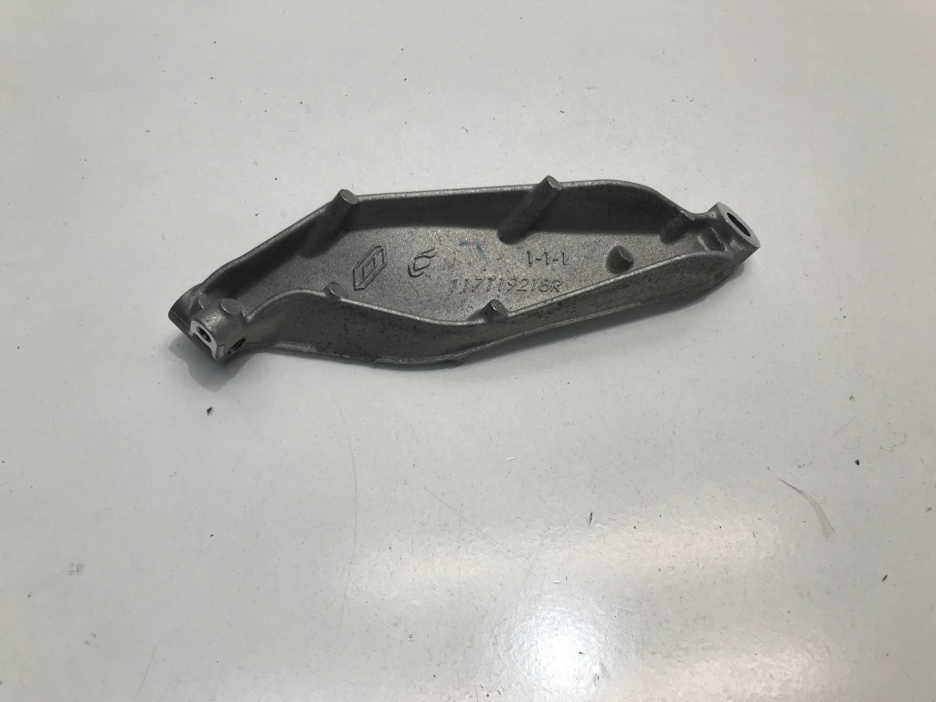 фото №1, Qashqai iii j12 1.3 2022 кронштейн генератора 117119218r