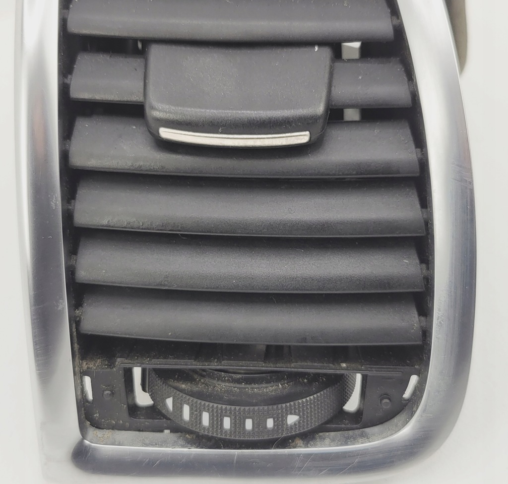 фото №5, Audi q7 i 4l решітка обдув вентиляції передня ліва 4l0820901t