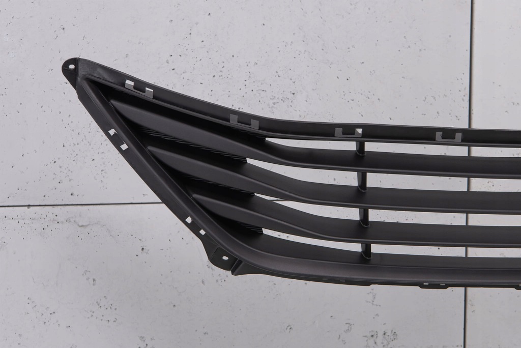 фото №11, Hyundai elantra v md 2010-2013 решітка бампера середня 865603x700