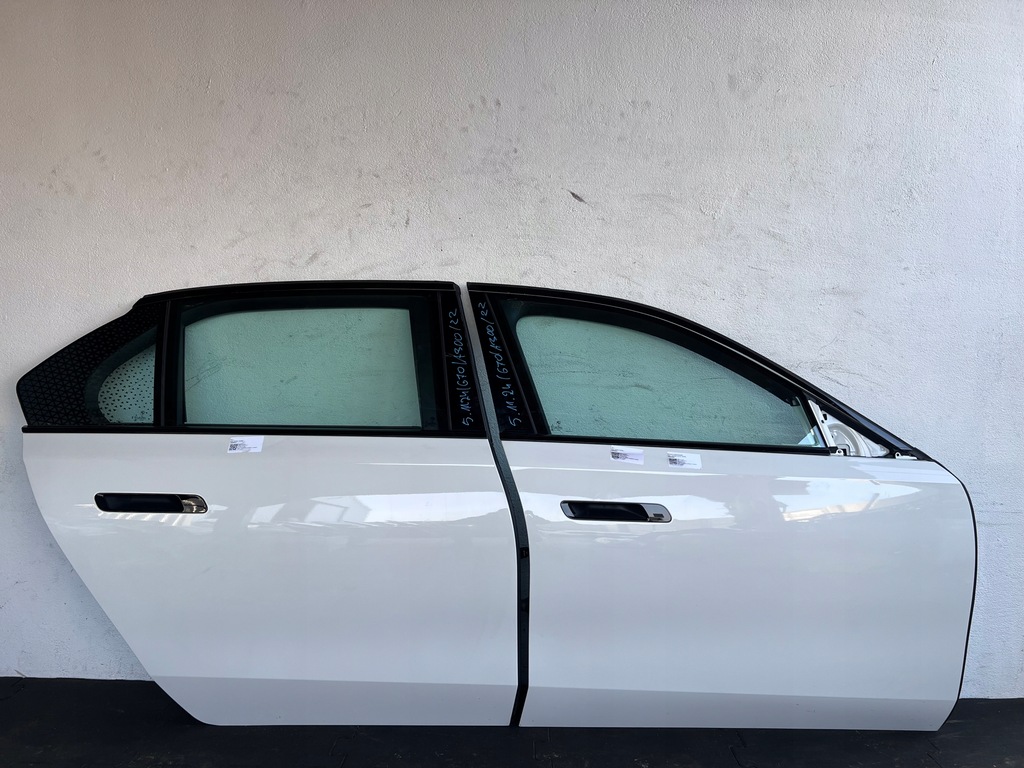 фото №1, Дверь правый перед задняя bmw 7 g70 цвет a300