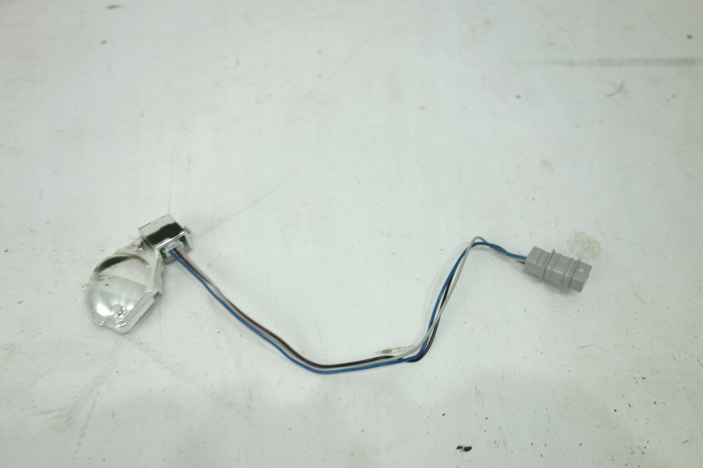 Купити Індикатор асистент поперечина права mercedes w205 c-kl