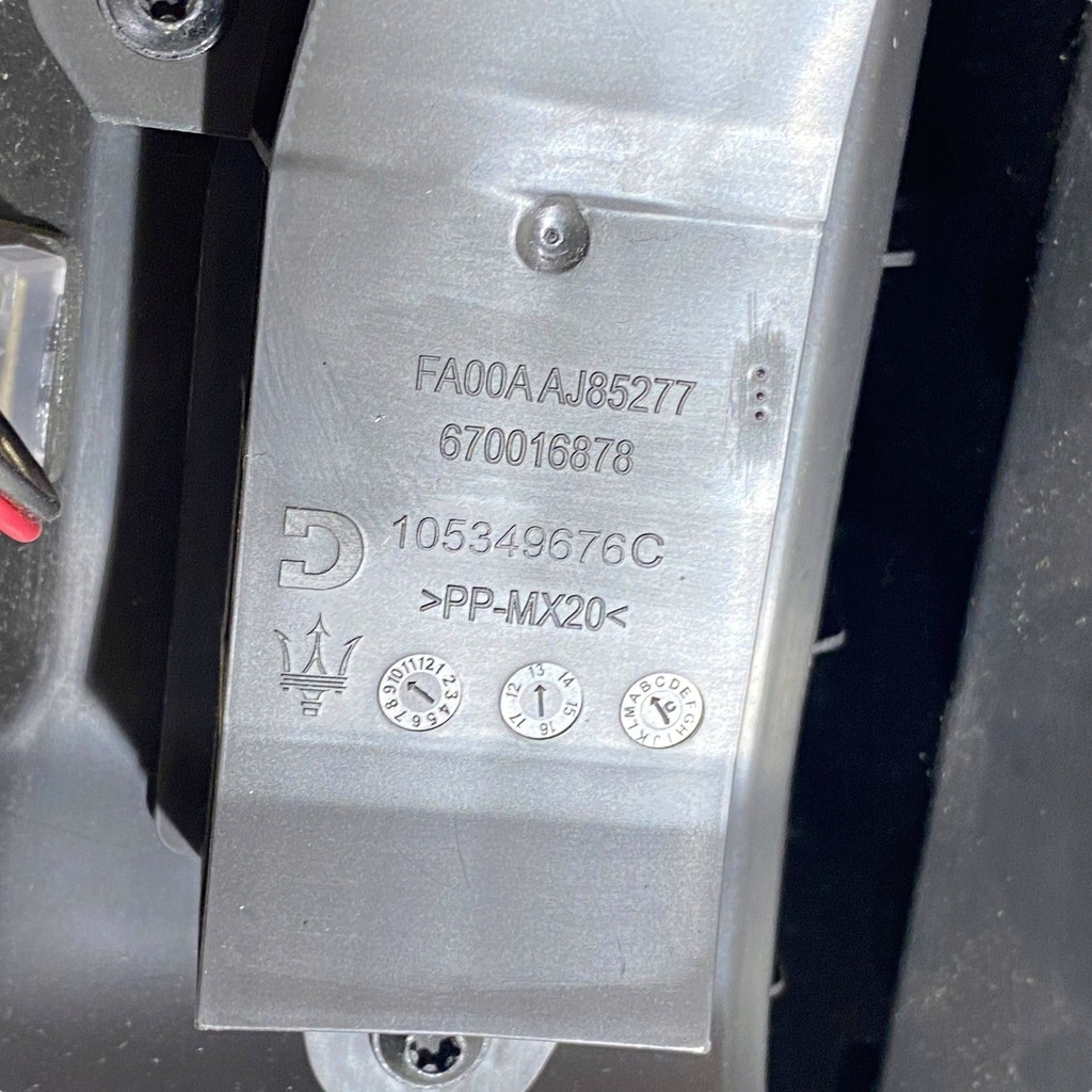 фото №15, Maserati ghibli 2014 бардачок панели приборной панели / комплект