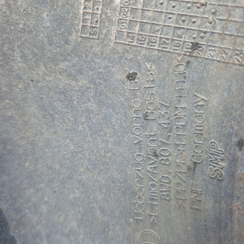 Audi a4 b9 бампер решітка радіатора перед передній 8w0807437 Ціна