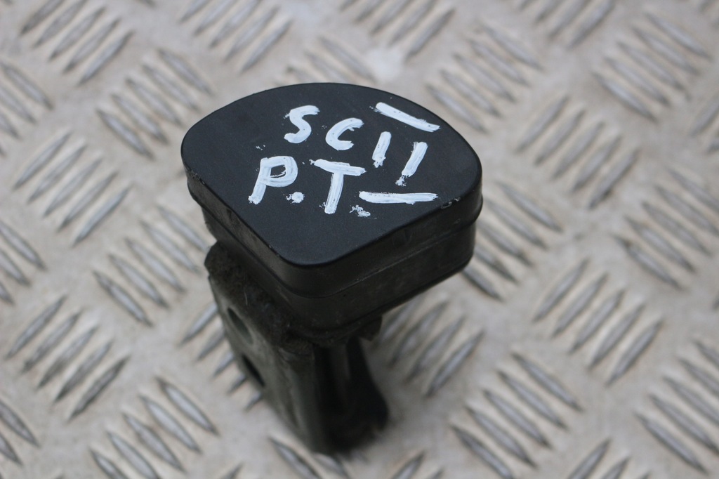 фото №1, Ограничитель дверь правый scenic ii nv676