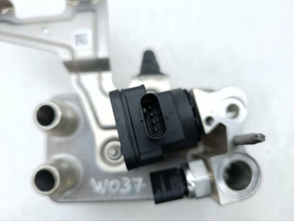 фото №7, Радіатор оливи, автоматична трансмісія mercedes-benz eqe v295 2023 a2978