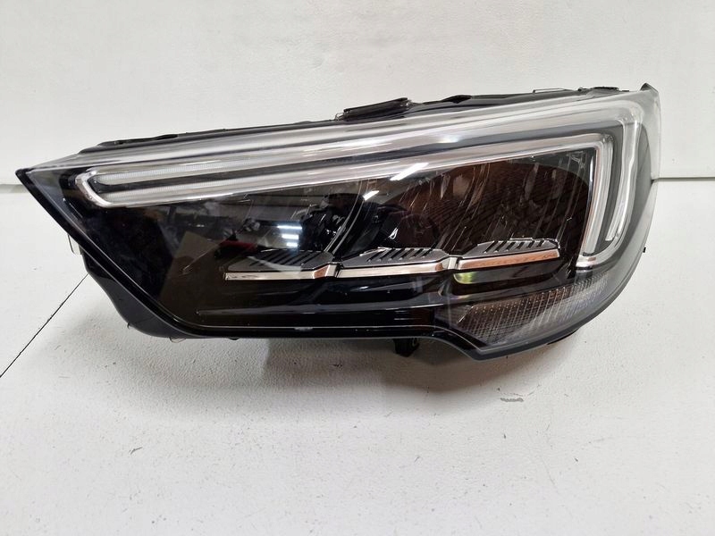 Купить Opel crossland x рестайлинг  фара левая перед европа full led