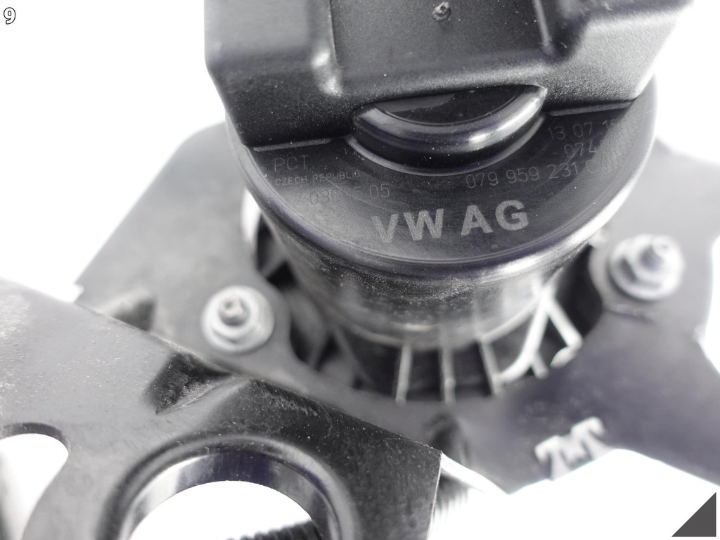 фото №10, Audi a8 s8 4h0 d4 кронштейн+ насос повітря вторинного