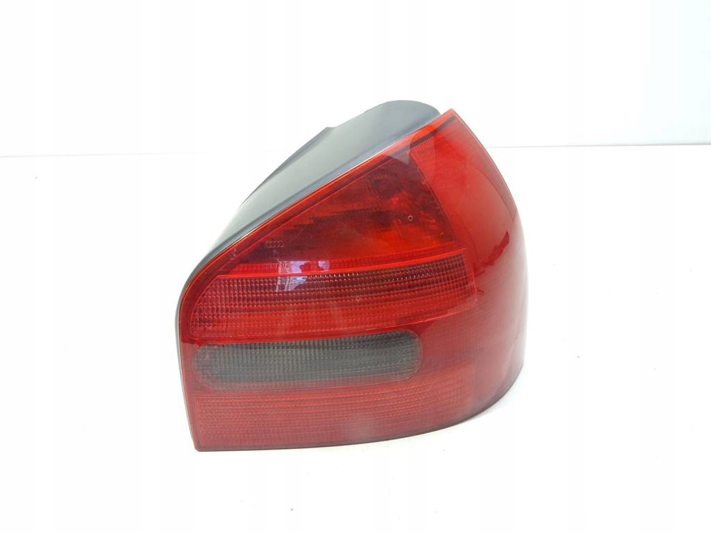 фото №1, Лампа правый задняя audi a3 8l хэтчбек 96-06