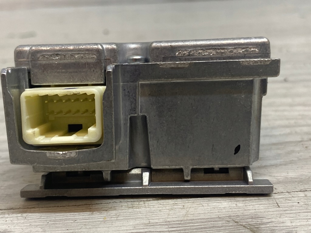 фото №3, Renault clio v камера стекло перед 284629484r