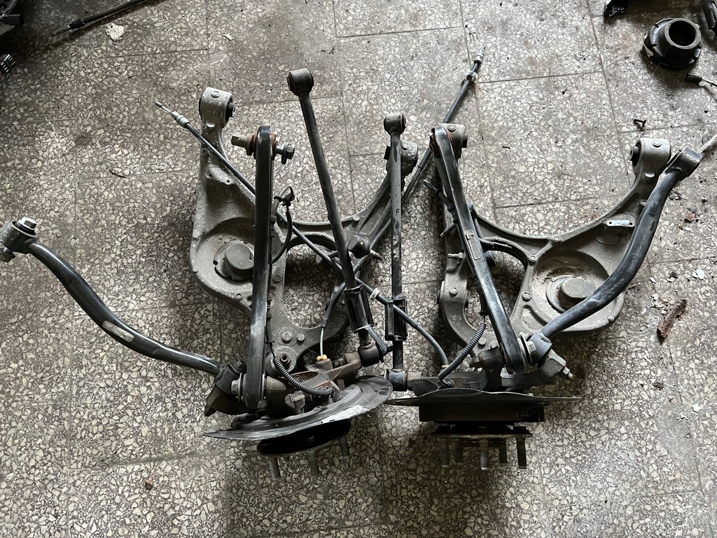 фото №1, Grand cherokee wk2 srt рычаг поворотный кулак правая задняя