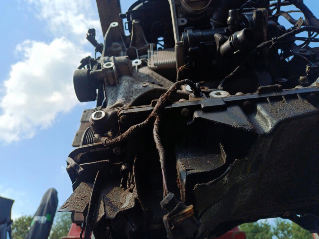 Audi a4 b9 2.0 tfsi двигатель бензиновый cym повреждённая поддон с Разборки