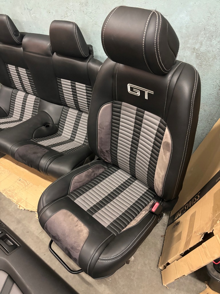 фото №5, Сиденья сиденья середина ford mustang v gt cabrio 2010-14