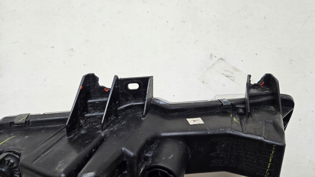 Протитуманна фара led правий tesla model 3 1077396-00-d Ціна