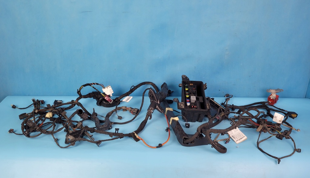 Купить Mercedes eqe w295 350+ жгут двигателя коробка предохранителей a2975451100