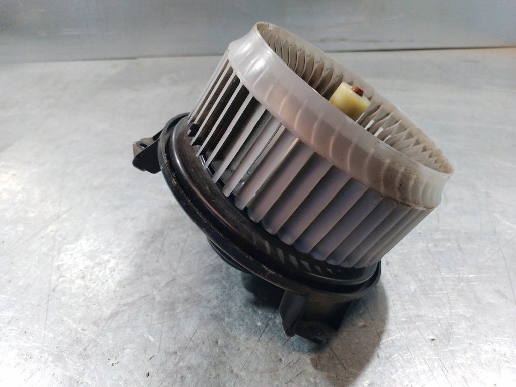 фото №1, Вентилятор обдув, воздуходувка toyota avensis iii t27 av272700-8104 1.8