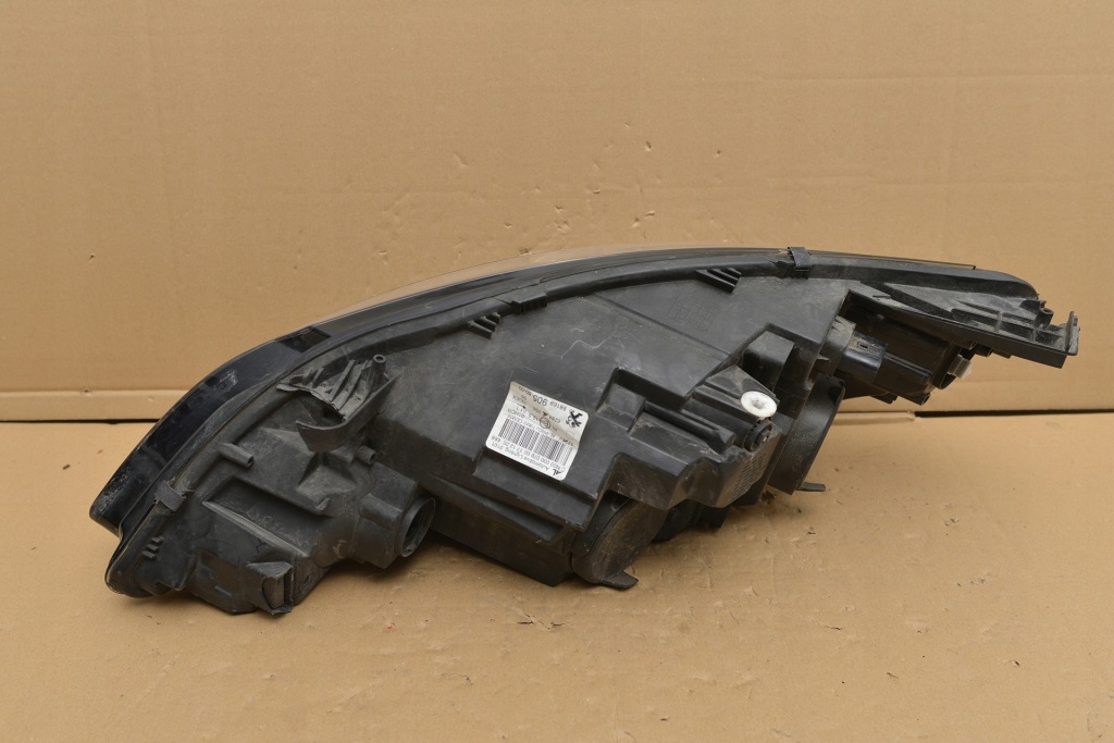 Peugeot 308 t9 рестайлинг  17-20 фара правый  перед линза led 9816990580-00 Цена