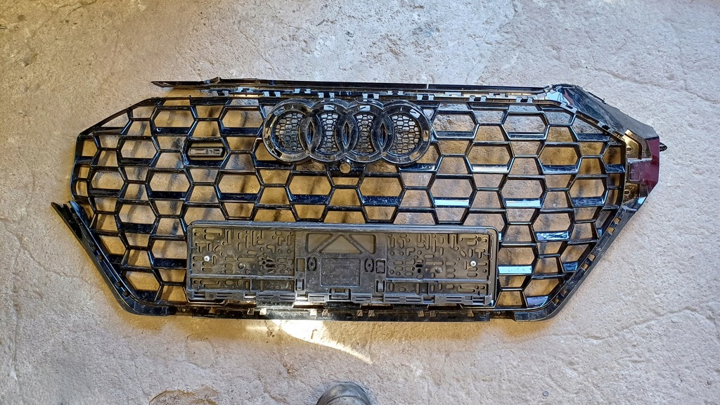 фото №1, Audi rsq3 ii решётка радиатора решётка радиатора решётка 83a853651d