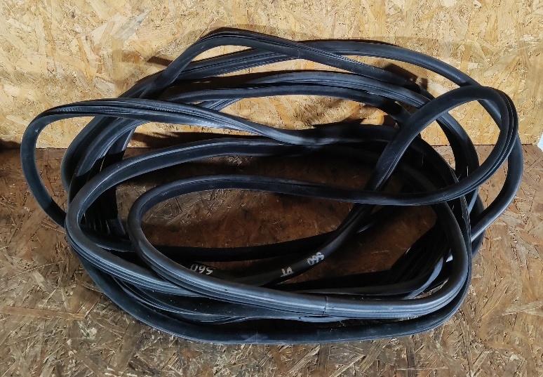 фото №1, Прокладка двері правий задня volvo s60 гарантія