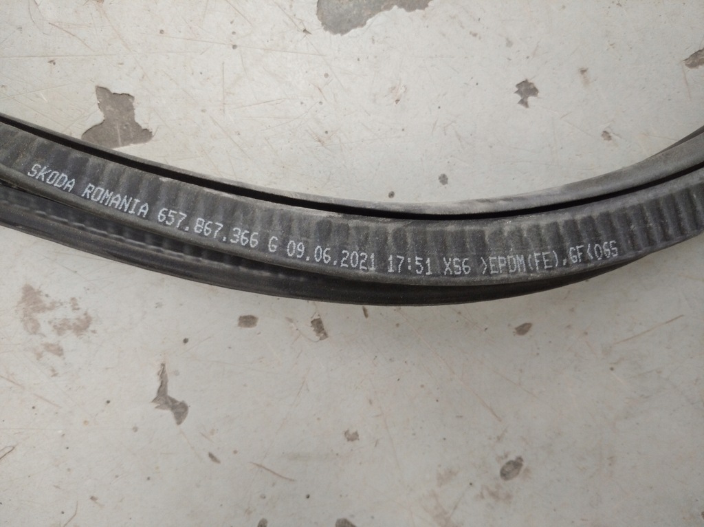 фото №1, Skoda scala прокладка двері правий перед 657867366