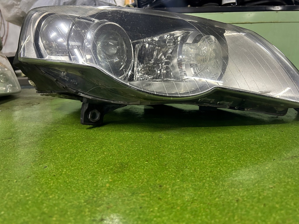 фото №8, Лампа левая передняя левый перед bi ксенон поворотный passat b6