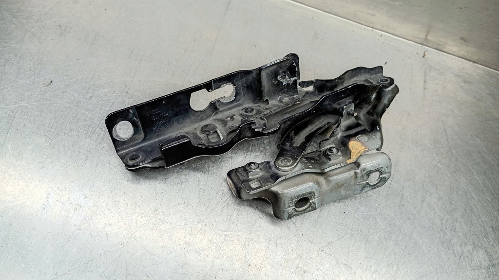 фото №1, Петля капот перед правый volvo v90 s90 32219800