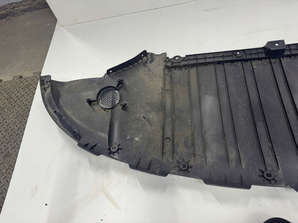 Tesla model y плита защита pod бампер перед 1760713-00-c Киев