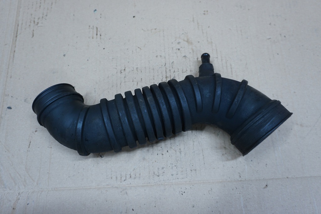 фото №1, Mitsubishi pajero sport wąż шланг труба воздуха 2,5 tdi 99r