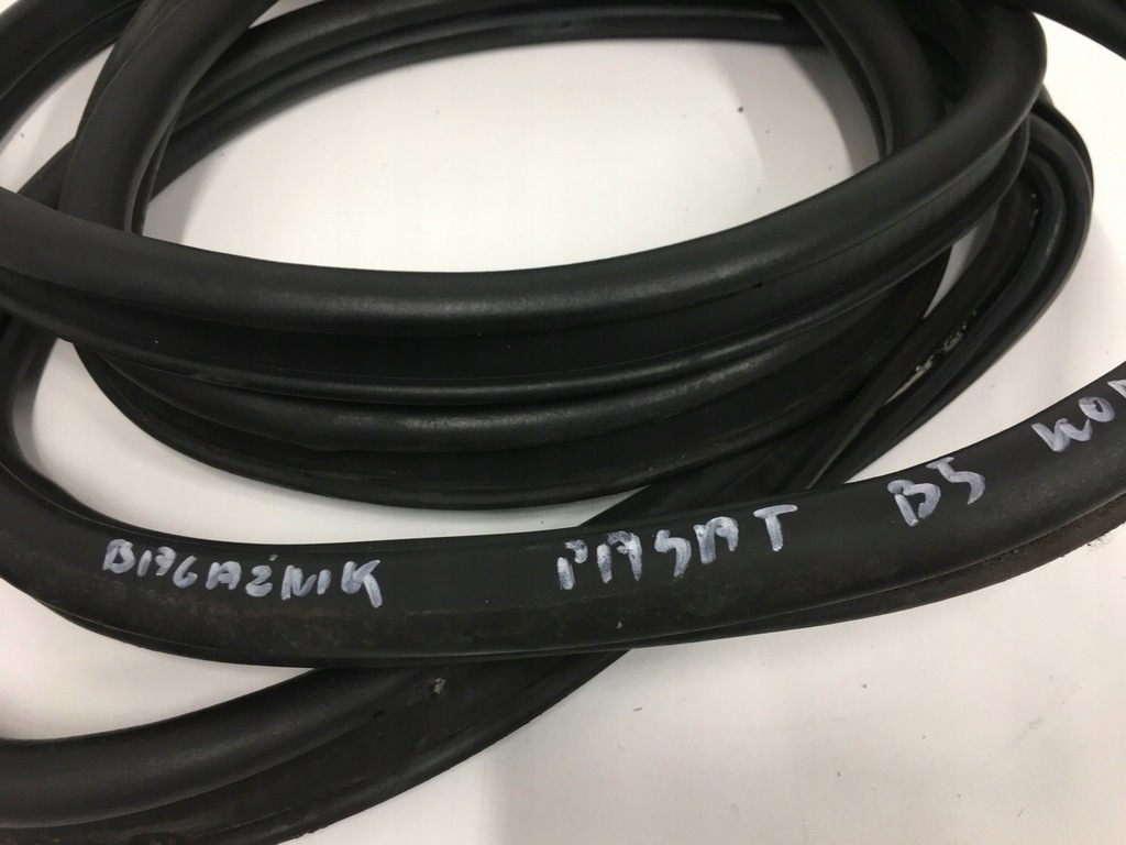 фото №11, Прокладка кришки багажника vw passat b5 1996-2005 combi