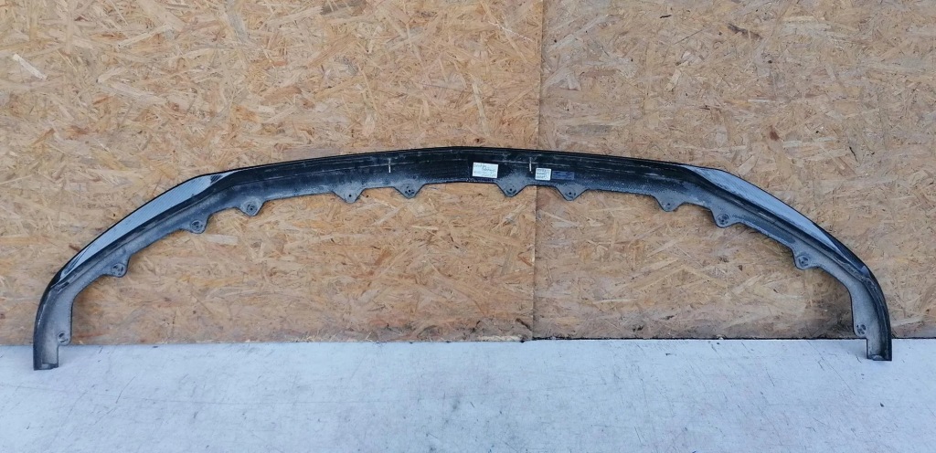 Нижня накладка бампера bentley bentayga 3sd071609 0.02l дизель 2020 Ціна