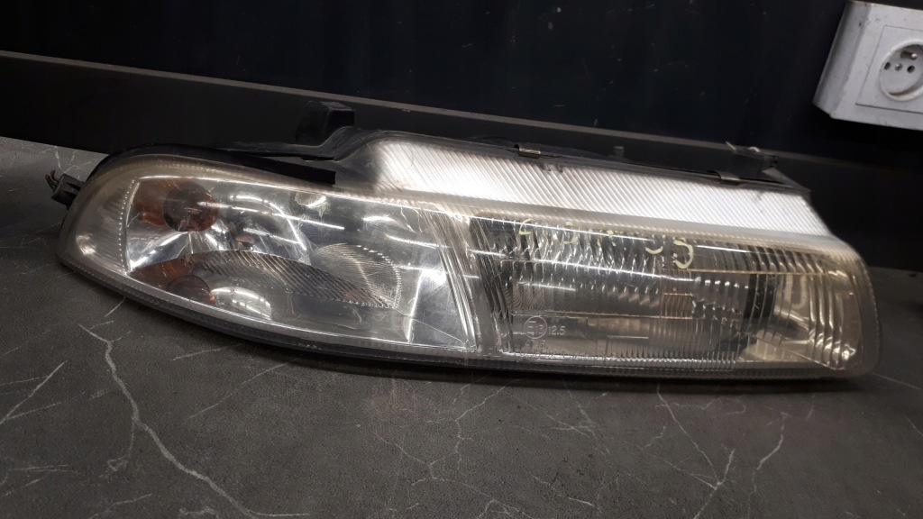 фото №1, 04630152 фара правий dodge stratus 97r