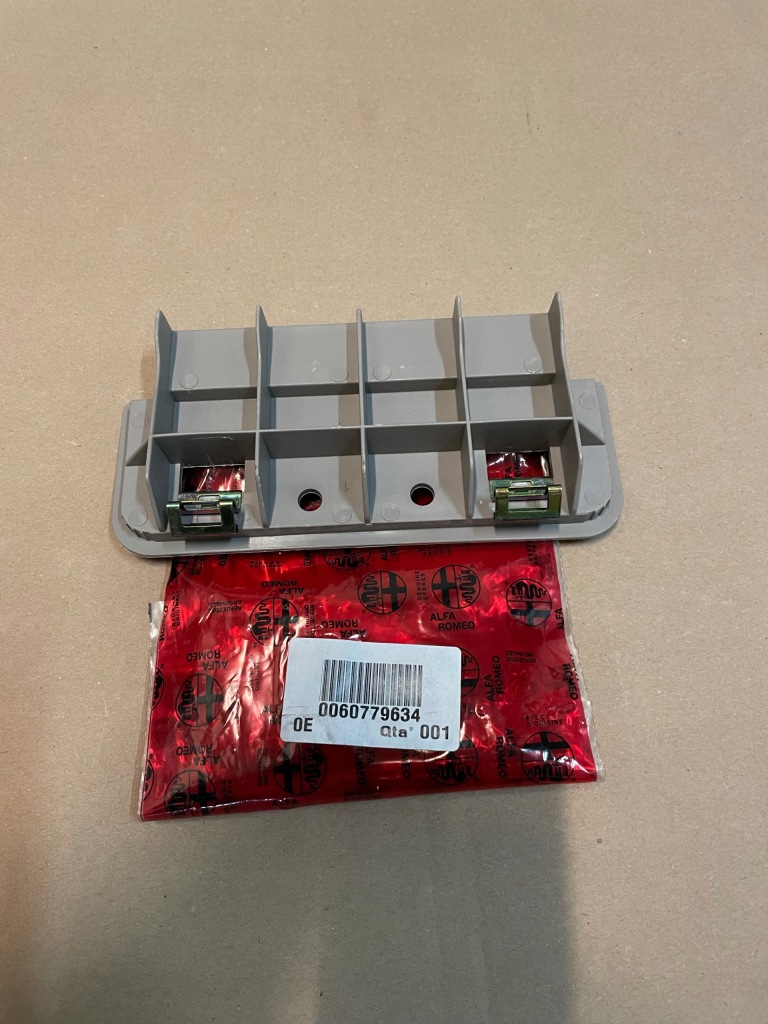 фото №3, Alfa romeo 166 крышка заглушка rewizja nr vin beż