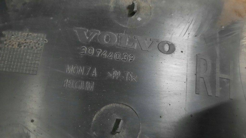 фото №4, Підкрилок правий задня volvo c30 06-13r 30744039