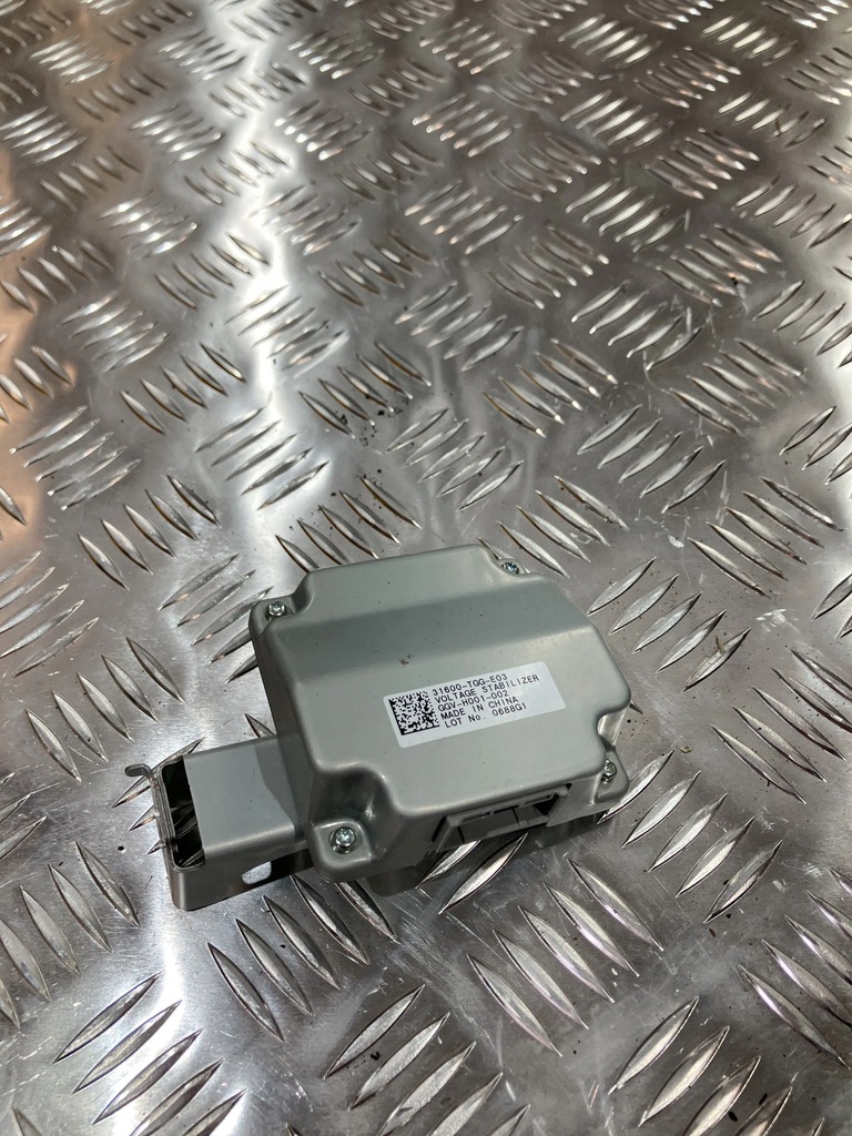 фото №1, Стабилизатор напряжения honda civic x lift 17-