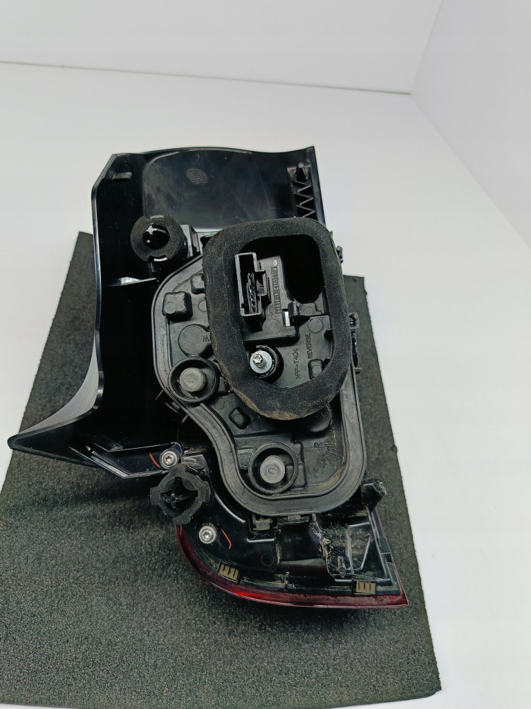 Citroen c4 cactus рестайлінг  17- лампа фара світло правий задній led 9823950280 Оригінал